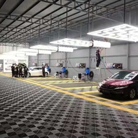 Dalles de sol de garage modernes emboîtables de 20 mm, antidérapantes, avec système de drainage pour lavage de voitures, en plastique PP PVC, pour parkings et sites sportifs