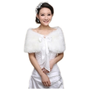 <span class=keywords><strong>Voile</strong></span> de mariée en peluche - Châle automne/hiver avec col à nœud et accents de ruban - Product Image 6