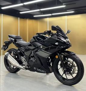Moto sportive Suzuki GSX250R, vitesse maximale <span class=keywords><strong>de</strong></span> 140 km/h, idéale pour les débutants et les cyclistes en trajets quotidiens - Product Image 3
