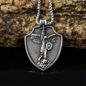 Yunnique – collier rétro avec pendentif bouclier d'ange en acier inoxydable pour hommes, bijoux à la mode, cadeau, 3.0x60cm - Product Image 2