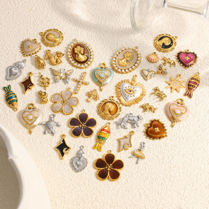 Dijes de Acero Inoxidable con Forma de Corazón, Estilo Retro, Chapados en Oro de 18k, Accesorios de Joyería DIY, Regalo Unisex - Product Image 1