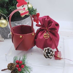 Boîte cadeau de Noël pour emballage, sac cadeau créatif, seau à main en cuir PU avec cordon de serrage pour la veille de Noël - Product Image 6