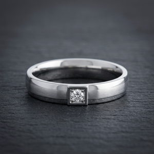 Anillo de Diamantes Redondos de Oro Blanco para Hombre |   Anillo de Compromiso y Boda Premium para Hombre |   Joyería Fina al por Mayor - Product Image 1