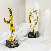 Trophée personnalisé avec logo créatif en résine et métal doré, souvenir de danse et cadeau pour toutes les compétitions et événements sportifs
