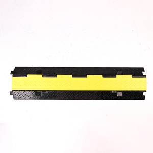 Protector de Cables de Goma para Piso, de 2 Canales, para Rampas de Cables en Carreteras - Product Image 1