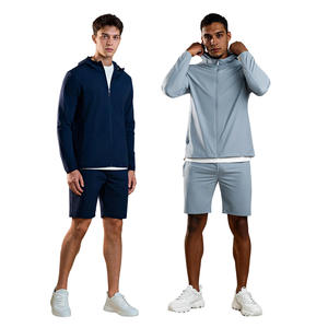 Ensemble <span class=keywords><strong>de</strong></span> <span class=keywords><strong>survêtement</strong></span> court en nylon doux et agréable pour la peau avec capuche, design complet pour l'entraînement sportif quotidien des hommes et les vêtements décontractés - Product Image 1