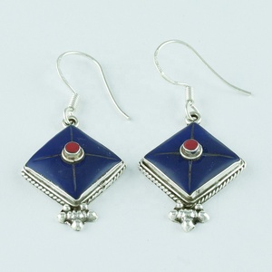 Boucles d'oreilles en argent sterling 92.5 faites à la main nouveau design avec pierre de corail lapis pour les mariages fêtes directement de l'Inde grossiste - Product Image 1