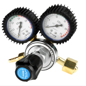 Manomètres et vannes de régulation de pression pour acétylène, argon, dioxyde de carbone, azote, oxygène, propane - Product Image 1