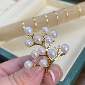 Broche en perle d'eau douce de haute qualité, couleur or, matériau préservant la couleur, 'Arbre du bonheur', fleur de poitrine, broche élégante en cristal - Product Image 1