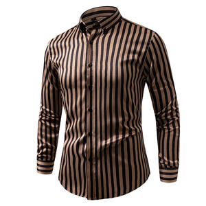 Camicia da <span class=keywords><strong>Uomo</strong></span> Monopetto a Righe Gialle Marroni e Nere con Colletto Reversibile e Maniche Lunghe in Materiale Morbido e Confortevole - Product Image 2
