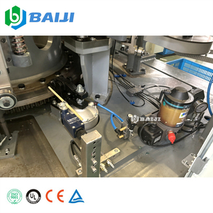 Machine <span class=keywords><strong>Combi</strong></span>-block <span class=keywords><strong>Automatique</strong></span> pour le Soufflage, le Remplissage et le Bouchage de Bouteilles d'Eau Potable Pure - Product Image 6