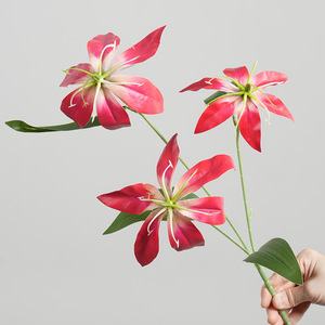 Fleur artificielle Greenway Lys à 3 têtes flamboyantes, fleur en soie blanche et rouge pour la décoration intérieure, arrangement floral pour salon - Product Image 3