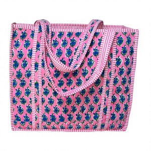 Bolsa de Mano Artesanal de Algodón Indio, Azul con Estampado Floral, Acolchada, con Cierre Abierto, Reutilizable, Ecológica, para Compras Diarias - Product Image 1