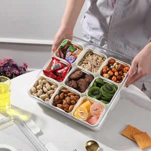 Plateau de service divisé avec couvercle et poignée Boîte à snackle à 9 compartiments Conteneur de charcuterie Plateaux à snacks portables pour légumes - Product Image 3