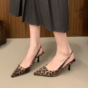 Zapatos de tacón de aguja aterciopelados con estampado de leopardo para mujer, Sandalias de tacón alto, parte inferior de goma satinada de talla grande 42, plantilla de invierno, PU, Verano - Product Image 6