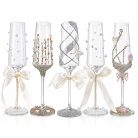 Nouvelle Collection – Flûtes en Verre de Luxe avec Diamants, 201-300 ml, Forme de Gobelet avec Ruban, Idéales pour Mariages, Fêtes et Cadeaux d'Anniversaire