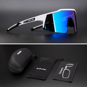<span class=keywords><strong>Gafas</strong></span> <span class=keywords><strong>de</strong></span> <span class=keywords><strong>Sol</strong></span> Polarizadas KAPVOE 9023 para <span class=keywords><strong>Ciclismo</strong></span> para Hombre y Mujer con Lentes Fotocromáticas, Cortavientos para Deportes al Aire Libre, Espejadas Blancas - Product Image 4