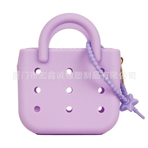Sac de rangement pour écouteurs mini portable en silicone perforé, motif chiot ou panda, porte-monnaie compact et pratique grande capacité pour femme - Product Image 3