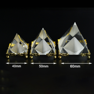 <span class=keywords><strong>Pirámide</strong></span> de Cristal de Cuarzo <span class=keywords><strong>Egipcia</strong></span> para Meditación con Base de Metal - Product Image 6