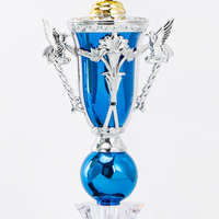 Trophées sportifs en plastique à prix de gros, prix bas, pour les championnats de badminton, avec impression de logo personnalisé GD28