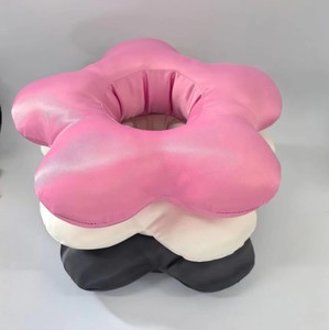 Coussin donut en tissu tricoté satiné doux avec logo personnalisé, pour le soutien de <span class=keywords><strong>la</strong></span> tête des dormeurs latéraux, rembourré, avec trou pour les oreilles, pour canapé - Product Image 3