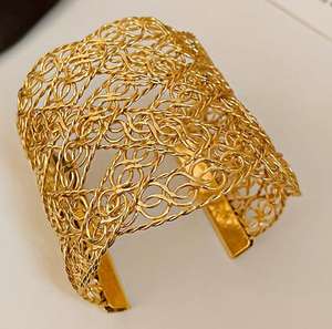 Nouveauté 2024 Bijoux de mode <span class=keywords><strong>Bracelet</strong></span> ouvert en métal minimaliste et cool <span class=keywords><strong>Bracelet</strong></span> exagéré <span class=keywords><strong>Bracelet</strong></span> jonc plaqué or - Product Image 2