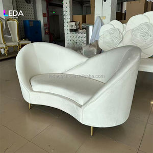 Sofá de Dos Plazas LEDA Contemporáneo de Terciopelo Blanco para Bodas y Eventos de Novios - Product Image 4
