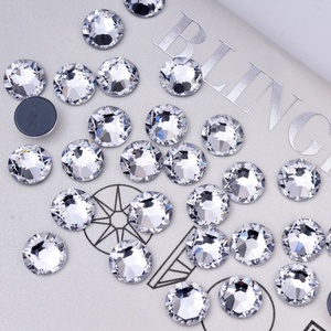 OLeeya 2088 Strass Premium en Cristal Thermocollants à Dos Plat, 8 Pierres Grandes, 8 Pierres Petites, 16 Facettes, Tailles SS10-SS30 pour Bricolage, Artisanat et Décoration d'Ongles - Product Image 2