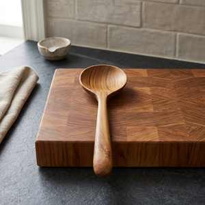 Cuillère de cuisine artisanale en bois naturel |   Ustensile de cuisine durable et écologique |   Cadeaux promotionnels à long manche au design classique pour la maison - Product Image 3