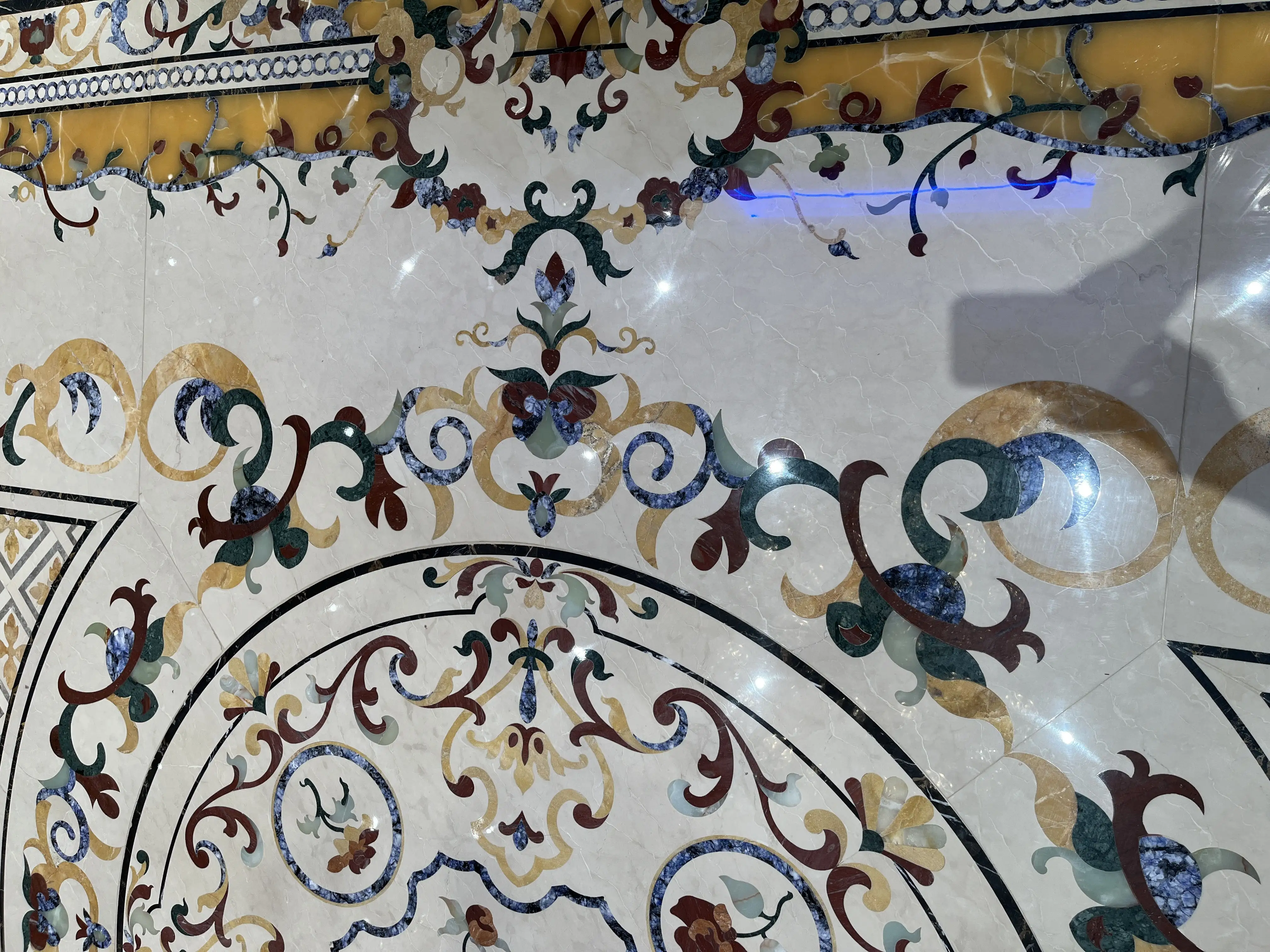 Kapalı kiremit satış mermer taş özelleştirilmiş madalyon duvar tarzı yüzey Modern su jeti döşeme zemin otel renk tasarım mozaik