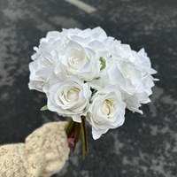 Roses en tissu de soie hydratantes et douces comme du velours, 13 têtes, bouquet de roses Aisha, semi-artisanales pour la décoration de la maison, mariage