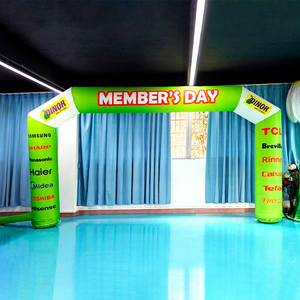 Arco inflable personalizado para exteriores para eventos de natación <span class=keywords><strong>en</strong></span> agua, línea de meta de inicio de carrera flotante de PVC, publicidad sellada hermética - Product Image 1