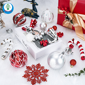 Set <span class=keywords><strong>di</strong></span> 92 Palline <span class=keywords><strong>di</strong></span> <span class=keywords><strong>Natale</strong></span> Infrangibili da 8cm, Assortimento <span class=keywords><strong>di</strong></span> <span class=keywords><strong>Decorazioni</strong></span> <span class=keywords><strong>per</strong></span> <span class=keywords><strong>Albero</strong></span> <span class=keywords><strong>di</strong></span> <span class=keywords><strong>Natale</strong></span> con Bastoncini <span class=keywords><strong>di</strong></span> Zucchero Rossi e Fiocchi <span class=keywords><strong>di</strong></span> Neve - Product Image 3