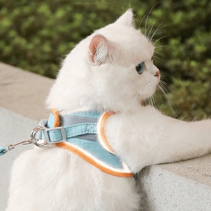 Arnés reflectante ajustable para perros y gatos, chaleco con cuerda para caminar, correa de diseño para perro - Product Image 3