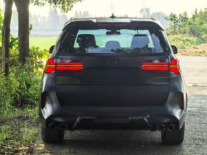 Para <span class=keywords><strong>BMW</strong></span> <span class=keywords><strong>X5</strong></span> F15 2012-2018 Actualización a 2023 + G05 F95 X5M Estilo BodyKit Facelift Bumper 1:1 Faros Plug and Play Sin corte - Product Image 5