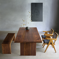 Ensemble de table à manger en noyer massif Wabi Sabi, table à plateau épais avec banc pour hôtel écologique