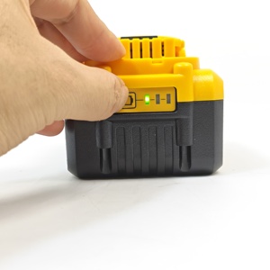 Batería de Litio Recargable XR de 8.0Ah y 20V, Paquete de Repuesto Equivalente a DCB208 para Herramientas Eléctricas DEW XR ALT - Product Image 5