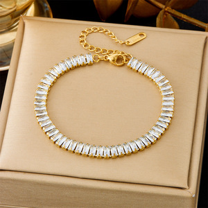 Collar de circonita de acero inoxidable chapado en oro de 18 quilates, elegante collar de tenis de circonio negro - Joyería única con encanto al por mayor - Product Image 1