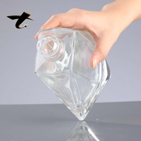 Bouteille de boisson en verre carrée de luxe personnalisée de 750 ml à fond plat pour le brandy, le whisky, le rhum, la tequila au meilleur prix