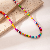 Collier coloré en perles de plastique pour femme, style Instagram, tendance, mode de niche, facile à assortir, longueur ras du cou, chaîne en bambou