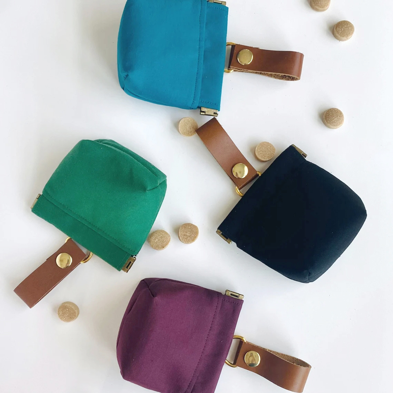 Custom Logo Auto Close Dog Treat Pouch Solid Color Training Treat Pouch for Pets