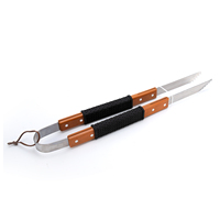 Accessoires de barbecue robustes ensemble d'outils en acier inoxydable avec manche en bois 4 accessoires de gril avec fourchette pelle grattoir et pinces à barbecue