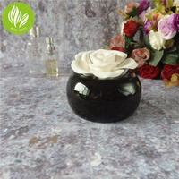 Ensemble de cadeau de diffuseur en pierre d'arome de fleur en céramique faite à la main pour des bougies et des accessoires de parfum