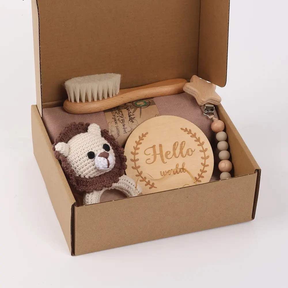 हॉट सेल्स नया DIY कस्टम नवजात शिशु शावर उपहार सेट नवजात शिशु रैटल खिलौना स्नान सेट शिशुओं के लिए उपहार बॉक्स सेट