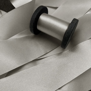 Fábrica Navidad 4cm Color sólido 1 1/2 pulgadas Aspecto de seda Rojo Esmeralda <span class=keywords><strong>Verde</strong></span> Satén <span class=keywords><strong>Cinta</strong></span> Poliéster para bodas - Product Image 4