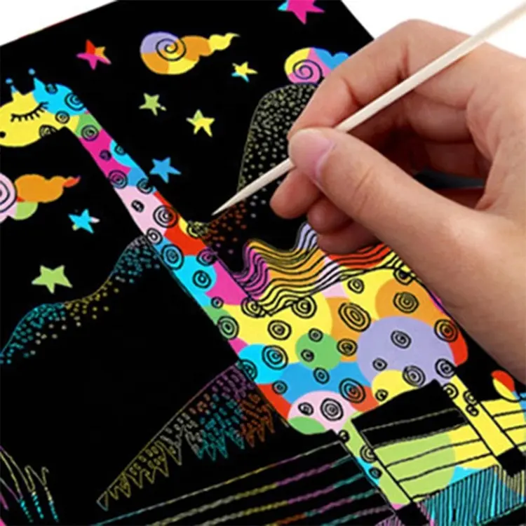 Komik boyama oyuncaklar gökkuşağı renkli Scratch sanat kağıt çizim defteri anaokulu çocuklar için