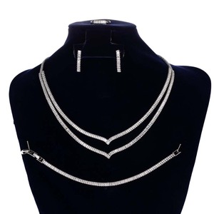 Simple 3A + CZ Zircon Collier <span class=keywords><strong>Ensemble</strong></span> <span class=keywords><strong>Pour</strong></span> Les Femmes De <span class=keywords><strong>Mariage</strong></span> <span class=keywords><strong>Ensemble</strong></span> De Bijoux De Mariée Bijoux <span class=keywords><strong>Femme</strong></span> Ensembl BN8363 Accessoires Cadeau - Product Image 4