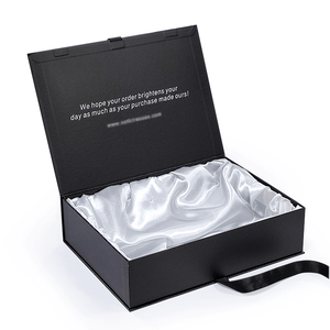 Biểu Tượng Tùy Chỉnh Sang Trọng Màu Đen Và Trắng Hộp Quà Tặng Bao Bì Tóc Giả Bàn Chải Tóc Mở Rộng Từ Hộp Quà Tặng Với Satin Phần Lót - Product Image 2