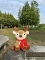 Jouets en peluche personnalisés de Noël, rennes kawaii avec écharpe rouge, jouets en peluche mignons et moelleux pour enfants, vente en gros