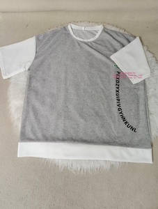 Completo Sportivo Casual da Uomo Effetto Due Strati, T-Shirt a Maniche Corte e Pantaloncini Coordinati con Patchwork alla Moda - Product Image 6